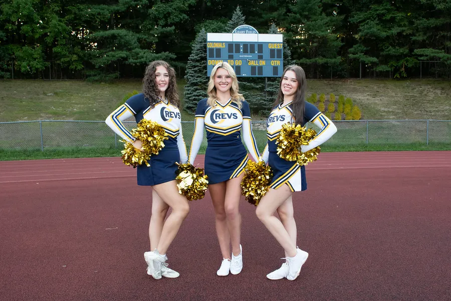 Class of 2026 seniors: cheer team