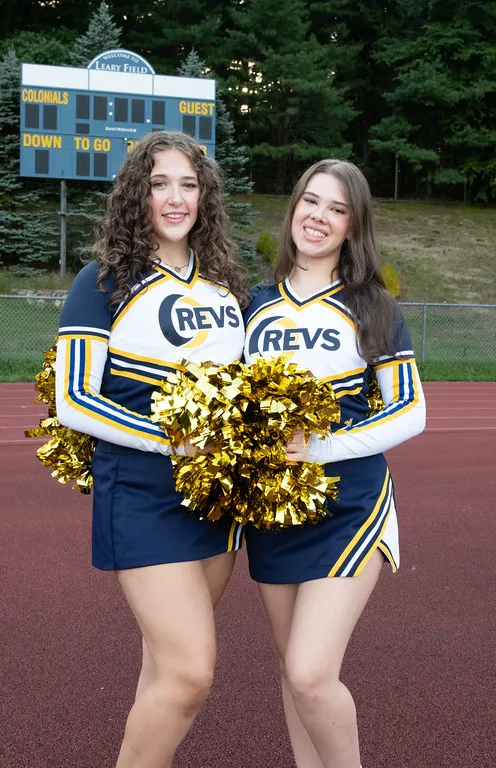Class of 2026 seniors: cheer pair